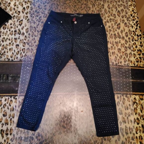 20 Almost Famous Jeans - Picture 1 of 1